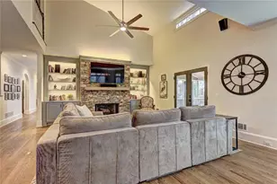 810 Club Chase Ln, Roswell, GA 30076 - Photo 9