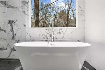 942 Peachtree Battle Circle NW, Atlanta, GA 30327 - Photo 43