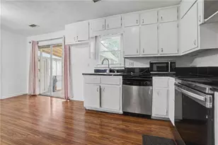 719 San Miguel Dr, Stone Mountain, GA 30083 - Photo 15