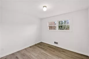 8845 Ashwood Dr, Riverdale, GA 30274 - Photo 11