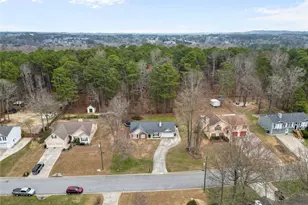 1405 La Maison Dr, Lawrenceville, GA 30043 - Photo 23