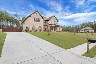 4605 Chestnut Oak St, Loganville, GA 30052 - Photo 5