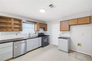 1055 Autumn Crest Ct, Stone Mountain, GA 30083 - Photo 15