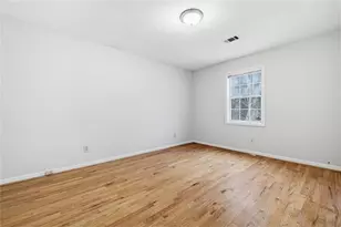 1055 Autumn Crest Ct, Stone Mountain, GA 30083 - Photo 9