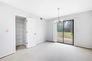 1055 Autumn Crest Ct, Stone Mountain, GA 30083 - Photo 9