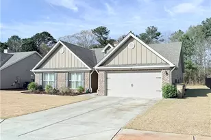 138 Livingston Ct, Winder, GA 30680 - Photo 3