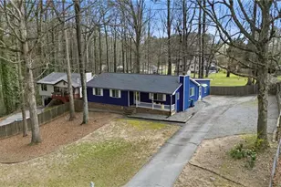 1341 Sommerset Dr, Lawrenceville, GA 30043 - Photo 1