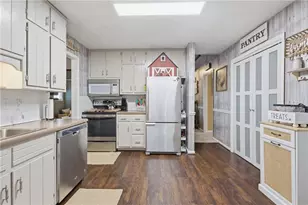 1341 Sommerset Dr, Lawrenceville, GA 30043 - Photo 17