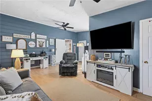 1341 Sommerset Dr, Lawrenceville, GA 30043 - Photo 17