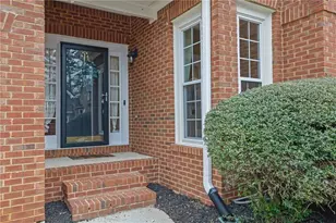 1543 Laurel Park Circle NE, Atlanta, GA 30329 - Photo 3