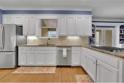 1543 Laurel Park Circle NE, Atlanta, GA 30329 - Photo 11