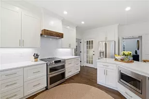 2105 Lake Grove Ln, Alpharetta, GA 30004 - Photo 17