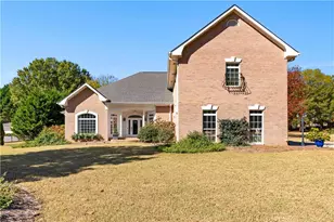 155 Youngs Cir, Fayetteville, GA 30215 - Photo 1