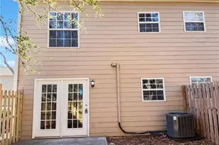 806 Brighton Point, Atlanta, GA 30328 - Photo 5