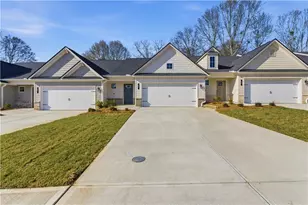 32 Silver Leaf Ln, Dawsonville, GA 30534 - Photo 3