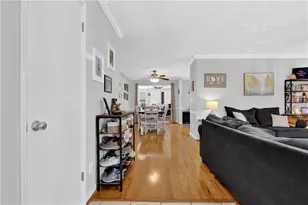 635 Oxford Hall Dr, Lawrenceville, GA 30044 - Photo 3