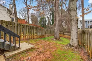 2226 Spring Walk Ct, Atlanta, GA 30341 - Photo 25
