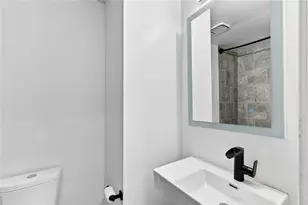 2226 Spring Walk Ct, Atlanta, GA 30341 - Photo 19