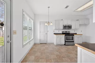 1412 Silvergate Way, Winder, GA 30680 - Photo 9