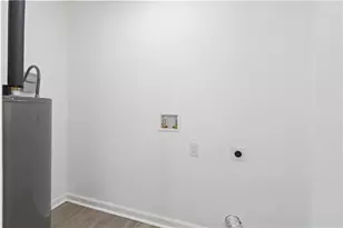 586 High Dr, Forest Park, GA 30297 - Photo 17