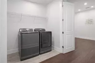 687 Banton Dr NW, Atlanta, GA 30318 - Photo 15