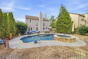 385 Cadeleigh Ct, Johns Creek, GA 30005 - Photo 19