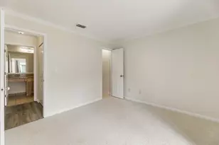 210 Granville Ct, Atlanta, GA 30328 - Photo 9