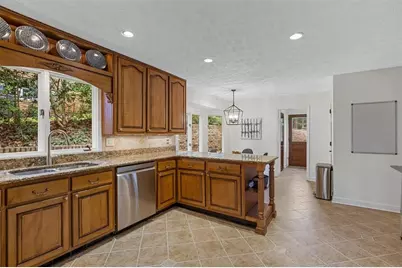 5129 Stratham Drive, Dunwoody, GA 30338 - Photo 19