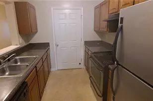 8304 Fairington Ridge Cir, Lithonia, GA 30038 - Photo 7