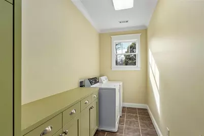 750 E Powderhorn Road, Atlanta, GA 30342 - Photo 57