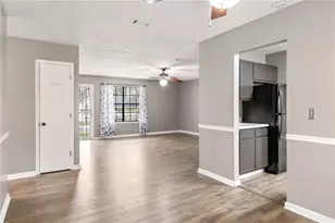 5328 Biffle Down Rd, Stone Mountain, GA 30088 - Photo 9