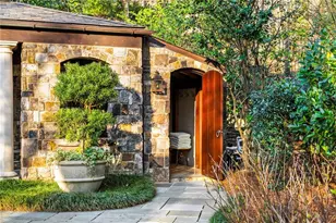 660 W Conway Dr NW, Atlanta, GA 30327 - Photo 19