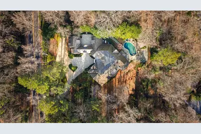 660 W Conway Drive NW, Atlanta, GA 30327 - Photo 3