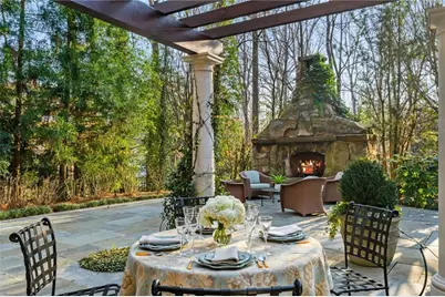 660 W Conway Drive NW, Atlanta, GA 30327 - Photo 17