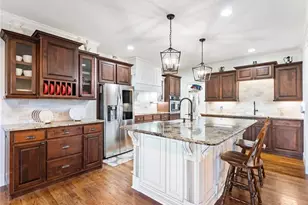 8629 Drake Dr, Lula, GA 30554 - Photo 9