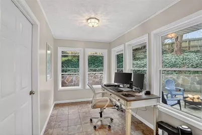 2560 Skyland Trail NE, Brookhaven, GA 30319 - Photo 9