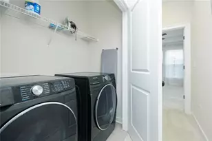 2048 Holtz Ln, Atlanta, GA 30318 - Photo 19