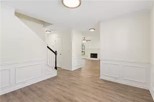 390 Manor Glen Dr, Suwanee, GA 30024 - Photo 7