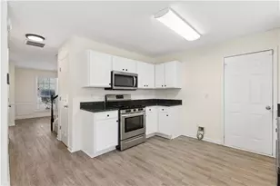 390 Manor Glen Dr, Suwanee, GA 30024 - Photo 15