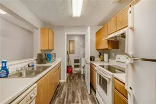 10204 Fairington Ridge Cir, Lithonia, GA 30038 - Photo 9