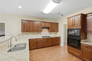 4755 Bramble Rose Ln, Suwanee, GA 30024 - Photo 9