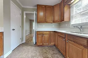 551 Village Green Ct, Lilburn, GA 30047 - Photo 19