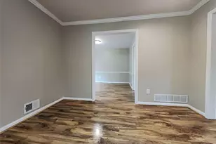 551 Village Green Ct, Lilburn, GA 30047 - Photo 15