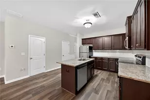 4497 Ravenwood Dr, Union City, GA 30291 - Photo 5