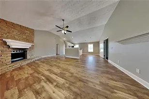 204 Cambridge Dr, Loganville, GA 30052 - Photo 3