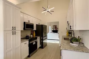 10101 Deep Creek Dr, Union City, GA 30291 - Photo 7