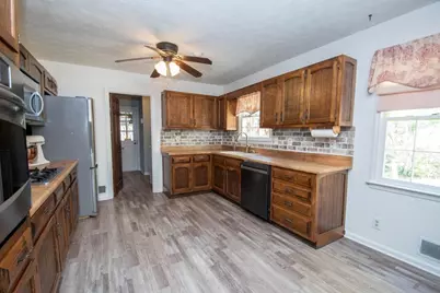 210 Julie Road, Tyrone, GA 30290 - Photo 11