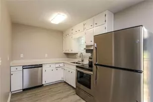 781 Brighton Dr, Lawrenceville, GA 30043 - Photo 7