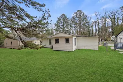 3675 Bunker Hill Drive SW, Atlanta, GA 30331 - Photo 5