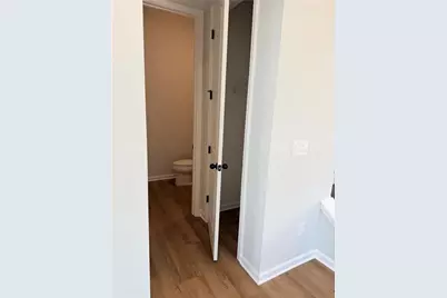 4326 Buttonwood Ln, Lilburn, GA 30047 - Photo 9